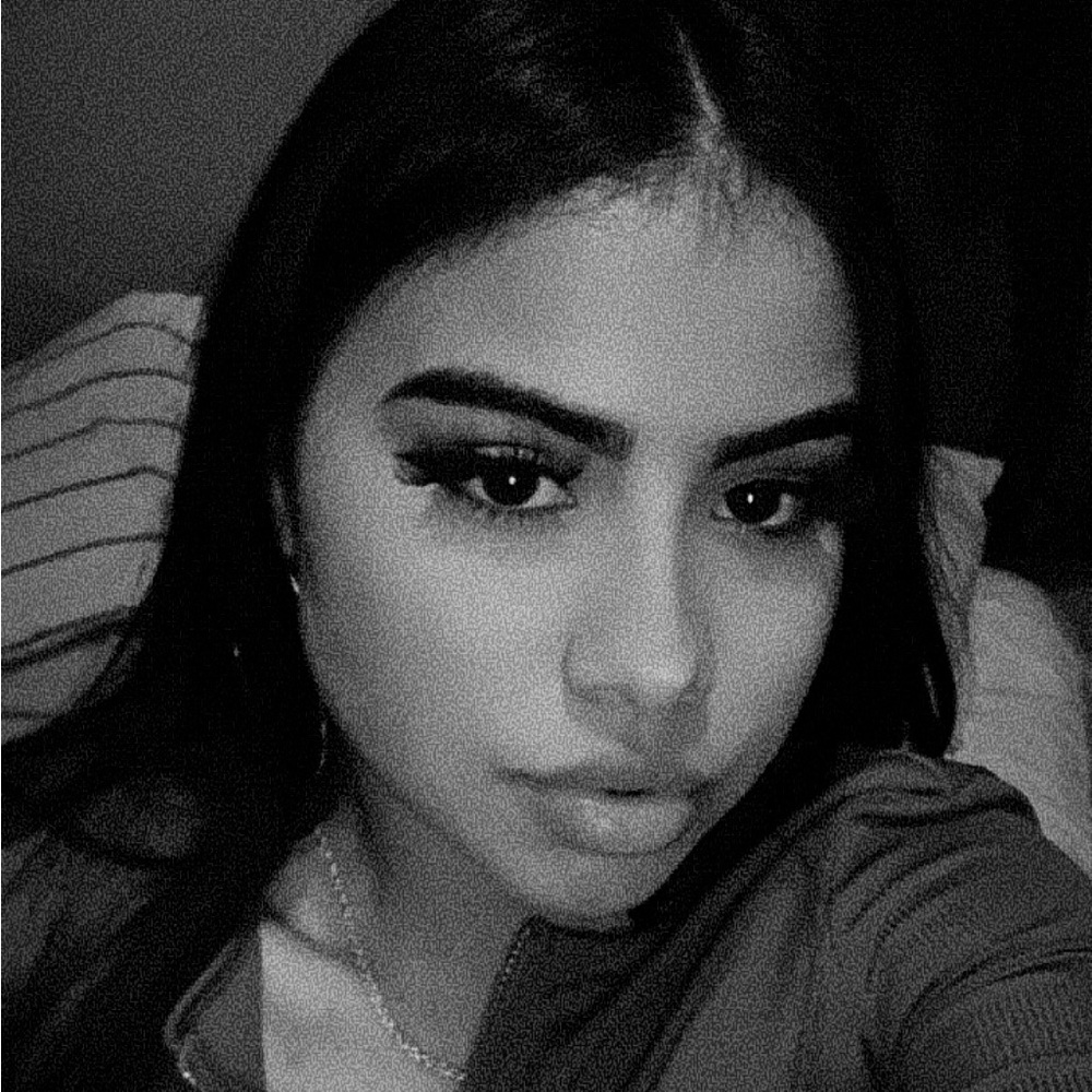Meet your Posher, Adriana